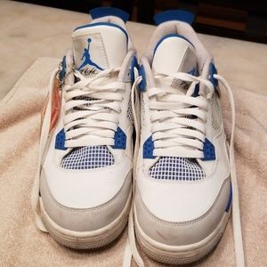 Jordan 4s